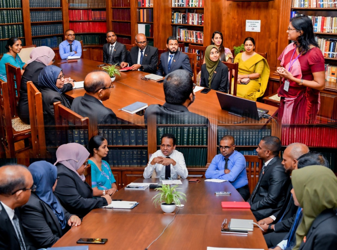 මාලදිවයින් ජනාධිපති කාර්යාලයේ නිලධාරීහු ශ්‍රී ලංකා ජනාධිපති ලේකම් කාර්යාලයේ අධ්‍යයන චාරිකාවක නිරත වෙති